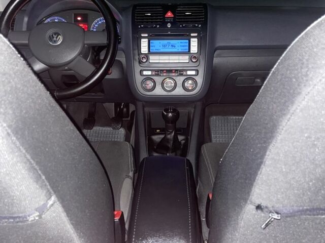 Красный Фольксваген Гольф, объемом двигателя 1.4 л и пробегом 198 тыс. км за 4500 $, фото 9 на Automoto.ua