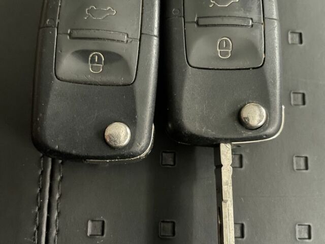 Красный Фольксваген Гольф, объемом двигателя 1.4 л и пробегом 198 тыс. км за 4500 $, фото 11 на Automoto.ua