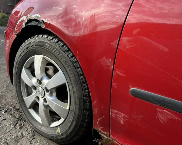 Красный Фольксваген Гольф, объемом двигателя 1.6 л и пробегом 186 тыс. км за 3750 $, фото 12 на Automoto.ua