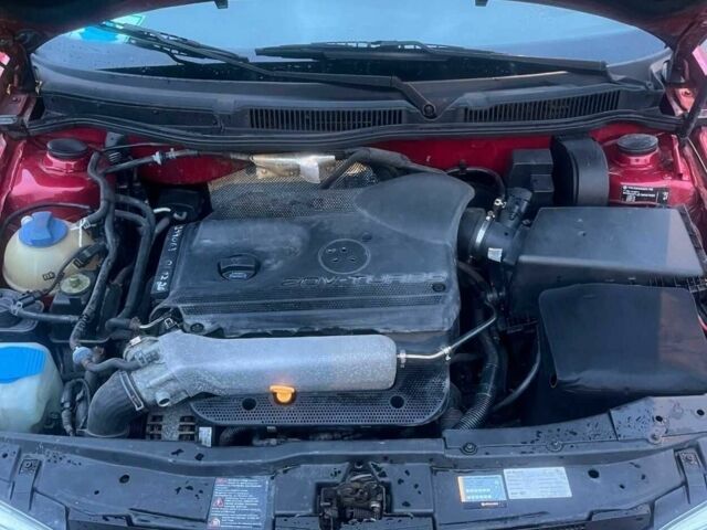 Красный Фольксваген Гольф, объемом двигателя 1.8 л и пробегом 233 тыс. км за 1554 $, фото 10 на Automoto.ua