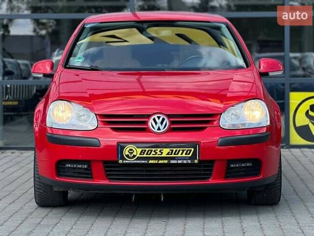 Красный Фольксваген Гольф, объемом двигателя 1.39 л и пробегом 198 тыс. км за 6300 $, фото 1 на Automoto.ua