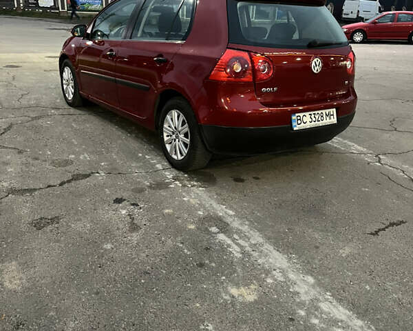 Красный Фольксваген Гольф, объемом двигателя 1.6 л и пробегом 195 тыс. км за 4700 $, фото 5 на Automoto.ua