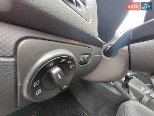 Червоний Фольксваген Гольф, об'ємом двигуна 1.9 л та пробігом 283 тис. км за 5000 $, фото 46 на Automoto.ua