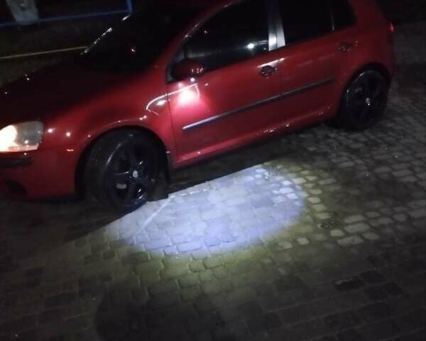 Красный Фольксваген Гольф, объемом двигателя 1.39 л и пробегом 150 тыс. км за 7500 $, фото 6 на Automoto.ua