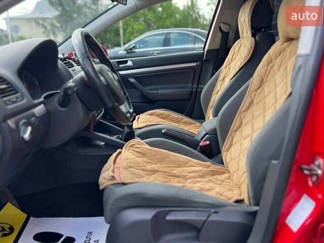 Красный Фольксваген Гольф, объемом двигателя 1.39 л и пробегом 198 тыс. км за 6300 $, фото 10 на Automoto.ua