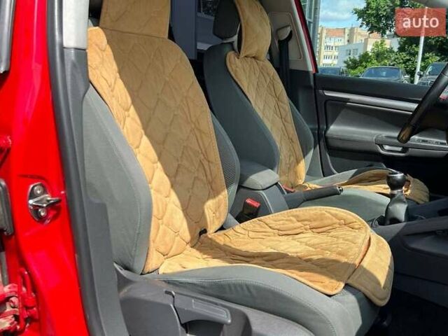 Красный Фольксваген Гольф, объемом двигателя 1.39 л и пробегом 198 тыс. км за 6300 $, фото 21 на Automoto.ua