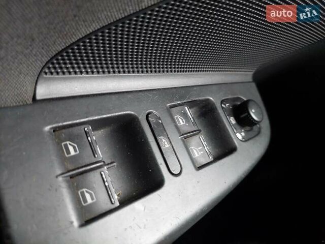 Червоний Фольксваген Гольф, об'ємом двигуна 1.9 л та пробігом 283 тис. км за 5000 $, фото 53 на Automoto.ua