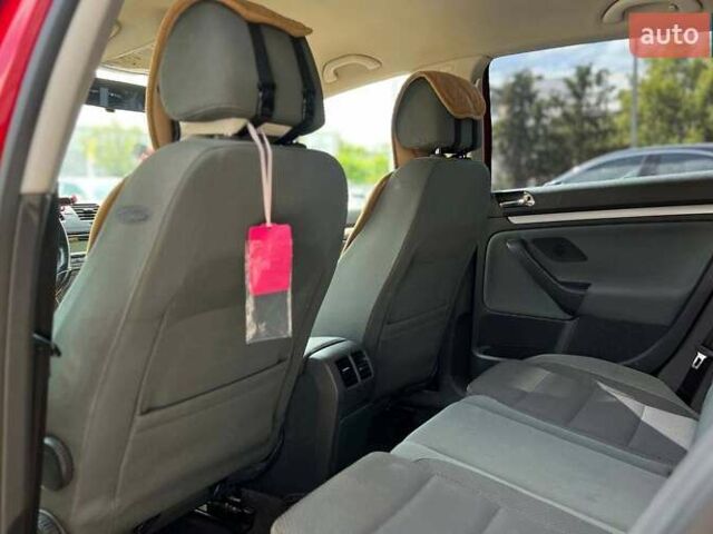 Красный Фольксваген Гольф, объемом двигателя 1.39 л и пробегом 198 тыс. км за 6300 $, фото 24 на Automoto.ua