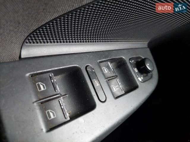 Червоний Фольксваген Гольф, об'ємом двигуна 1.9 л та пробігом 283 тис. км за 5000 $, фото 33 на Automoto.ua