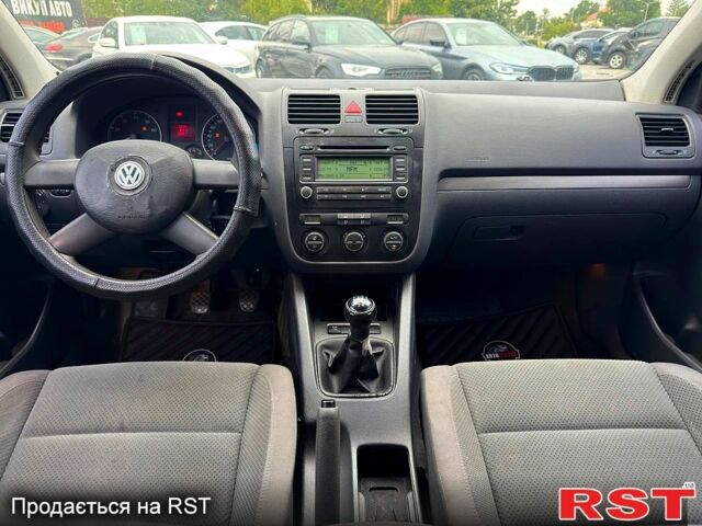 Червоний Фольксваген Гольф, об'ємом двигуна 1.4 л та пробігом 220 тис. км за 4500 $, фото 5 на Automoto.ua