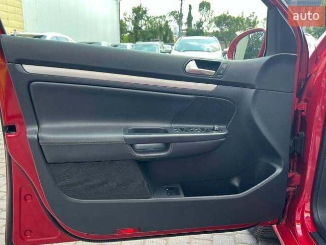 Красный Фольксваген Гольф, объемом двигателя 1.39 л и пробегом 198 тыс. км за 6300 $, фото 7 на Automoto.ua