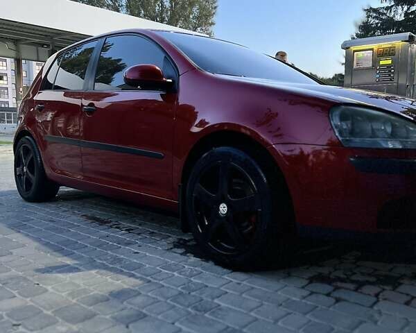 Красный Фольксваген Гольф, объемом двигателя 1.39 л и пробегом 150 тыс. км за 7500 $, фото 2 на Automoto.ua