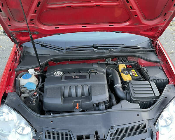 Червоний Фольксваген Гольф, об'ємом двигуна 1.6 л та пробігом 244 тис. км за 6200 $, фото 10 на Automoto.ua