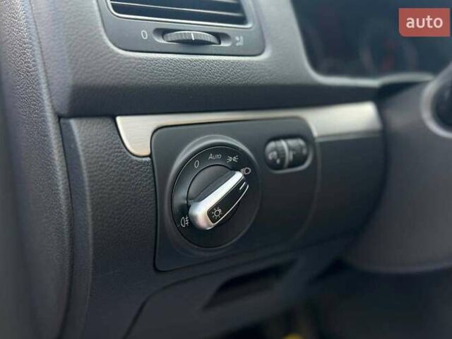 Красный Фольксваген Гольф, объемом двигателя 1.39 л и пробегом 198 тыс. км за 6300 $, фото 12 на Automoto.ua