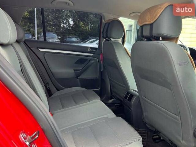 Красный Фольксваген Гольф, объемом двигателя 1.39 л и пробегом 198 тыс. км за 6300 $, фото 26 на Automoto.ua