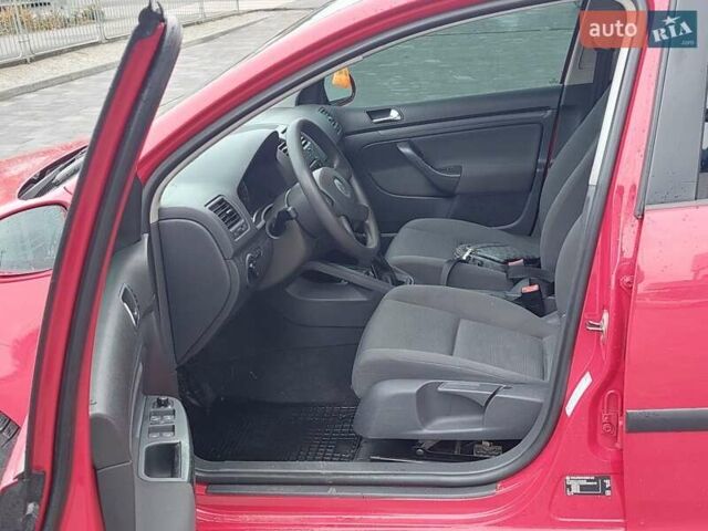 Червоний Фольксваген Гольф, об'ємом двигуна 1.9 л та пробігом 283 тис. км за 5000 $, фото 23 на Automoto.ua