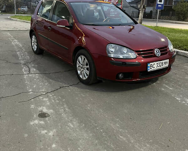 Красный Фольксваген Гольф, объемом двигателя 1.6 л и пробегом 195 тыс. км за 4700 $, фото 2 на Automoto.ua