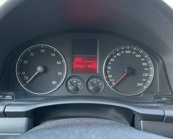 Червоний Фольксваген Гольф, об'ємом двигуна 1.6 л та пробігом 244 тис. км за 6200 $, фото 9 на Automoto.ua