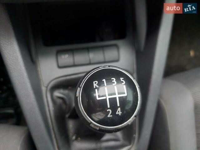 Червоний Фольксваген Гольф, об'ємом двигуна 1.9 л та пробігом 283 тис. км за 5000 $, фото 51 на Automoto.ua