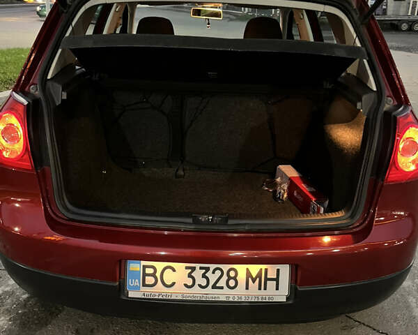 Красный Фольксваген Гольф, объемом двигателя 1.6 л и пробегом 195 тыс. км за 4700 $, фото 9 на Automoto.ua