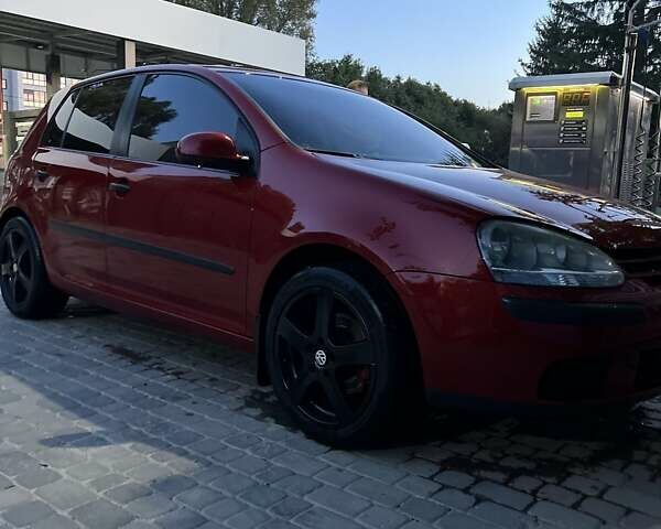 Красный Фольксваген Гольф, объемом двигателя 1.39 л и пробегом 150 тыс. км за 7500 $, фото 3 на Automoto.ua