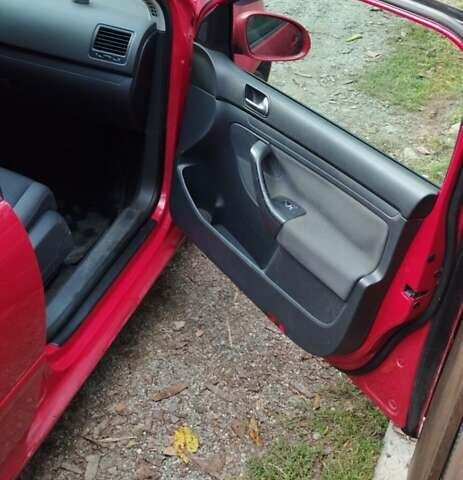 Красный Фольксваген Гольф, объемом двигателя 2 л и пробегом 286 тыс. км за 4200 $, фото 19 на Automoto.ua