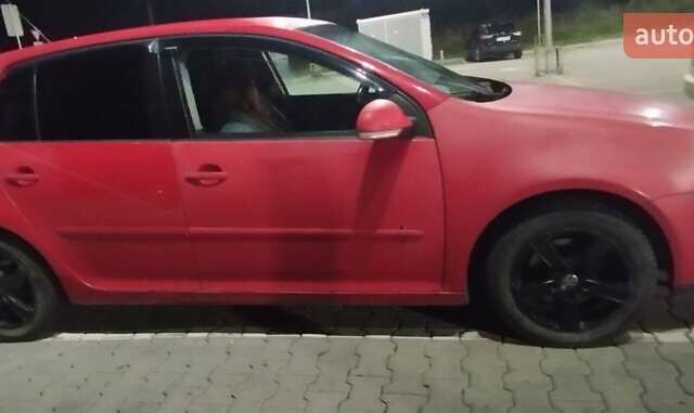 Красный Фольксваген Гольф, объемом двигателя 2 л и пробегом 286 тыс. км за 4200 $, фото 6 на Automoto.ua