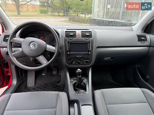 Червоний Фольксваген Гольф, об'ємом двигуна 1.6 л та пробігом 239 тис. км за 6000 $, фото 17 на Automoto.ua