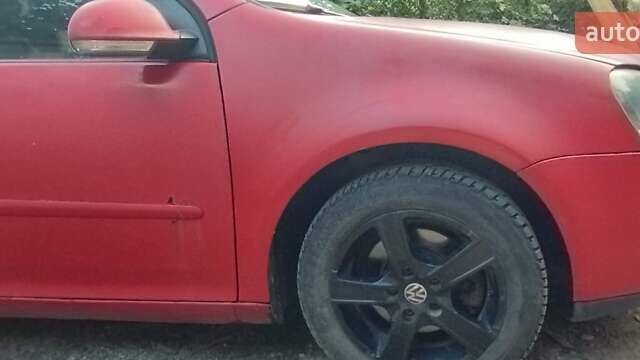 Красный Фольксваген Гольф, объемом двигателя 2 л и пробегом 286 тыс. км за 4200 $, фото 24 на Automoto.ua