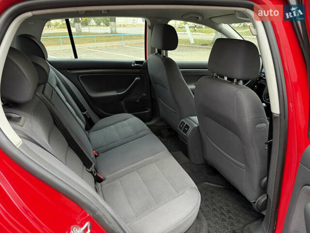 Червоний Фольксваген Гольф, об'ємом двигуна 1.6 л та пробігом 239 тис. км за 6000 $, фото 16 на Automoto.ua