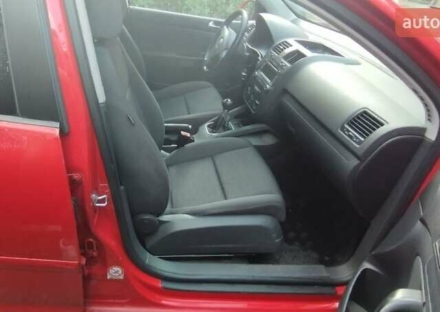 Красный Фольксваген Гольф, объемом двигателя 2 л и пробегом 286 тыс. км за 4200 $, фото 33 на Automoto.ua