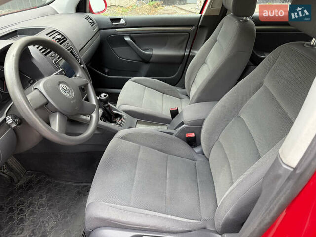 Червоний Фольксваген Гольф, об'ємом двигуна 1.6 л та пробігом 239 тис. км за 6000 $, фото 19 на Automoto.ua