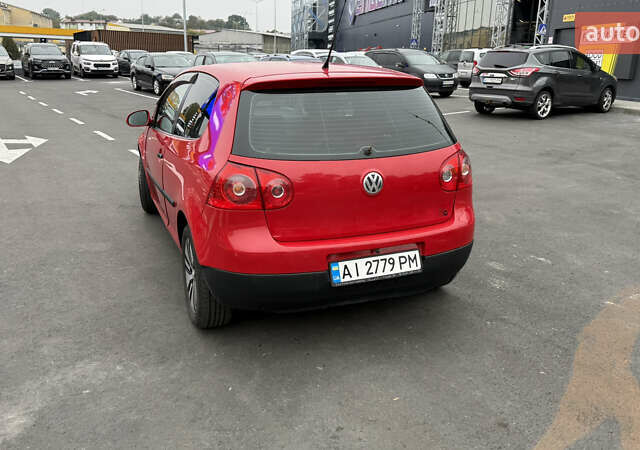 Красный Фольксваген Гольф, объемом двигателя 1.6 л и пробегом 219 тыс. км за 6100 $, фото 6 на Automoto.ua