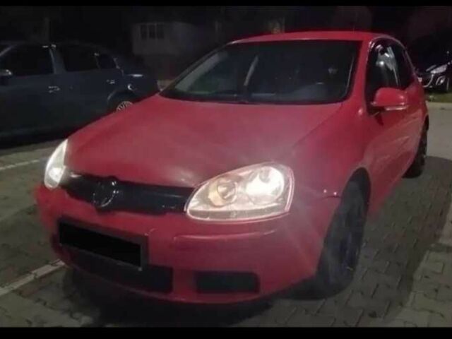 Красный Фольксваген Гольф, объемом двигателя 2 л и пробегом 286 тыс. км за 3950 $, фото 1 на Automoto.ua