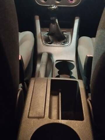 Красный Фольксваген Гольф, объемом двигателя 2 л и пробегом 286 тыс. км за 4200 $, фото 21 на Automoto.ua