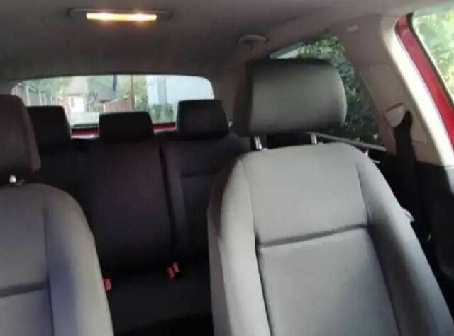 Красный Фольксваген Гольф, объемом двигателя 2 л и пробегом 286 тыс. км за 3950 $, фото 6 на Automoto.ua