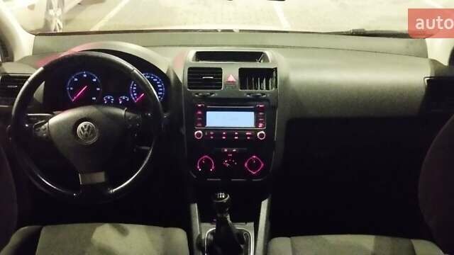 Красный Фольксваген Гольф, объемом двигателя 2 л и пробегом 286 тыс. км за 4200 $, фото 18 на Automoto.ua