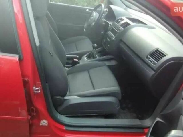 Красный Фольксваген Гольф, объемом двигателя 2 л и пробегом 286 тыс. км за 3950 $, фото 7 на Automoto.ua