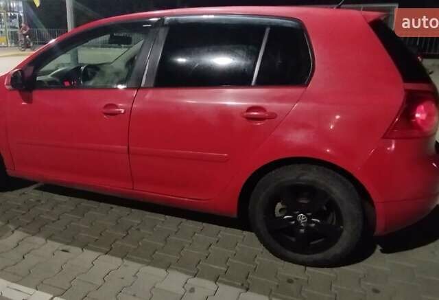 Красный Фольксваген Гольф, объемом двигателя 2 л и пробегом 286 тыс. км за 4200 $, фото 4 на Automoto.ua