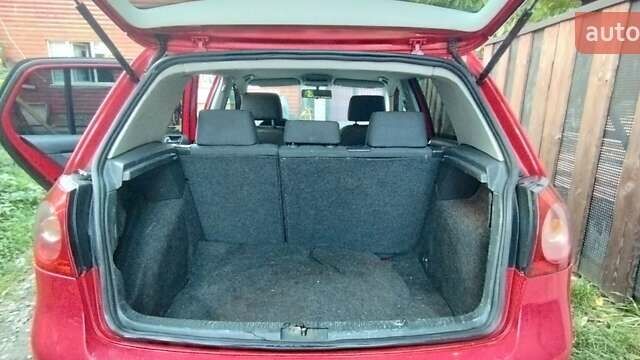 Красный Фольксваген Гольф, объемом двигателя 2 л и пробегом 286 тыс. км за 4200 $, фото 13 на Automoto.ua