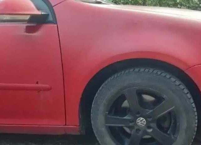 Красный Фольксваген Гольф, объемом двигателя 2 л и пробегом 286 тыс. км за 3950 $, фото 11 на Automoto.ua