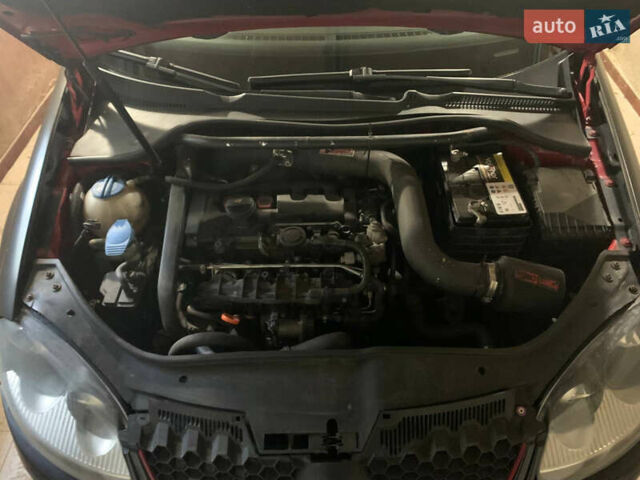 Червоний Фольксваген Гольф, об'ємом двигуна 1.6 л та пробігом 145 тис. км за 7500 $, фото 7 на Automoto.ua