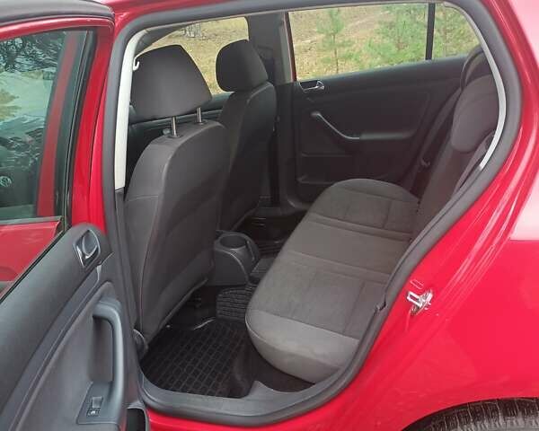 Красный Фольксваген Гольф, объемом двигателя 1.6 л и пробегом 250 тыс. км за 6700 $, фото 8 на Automoto.ua