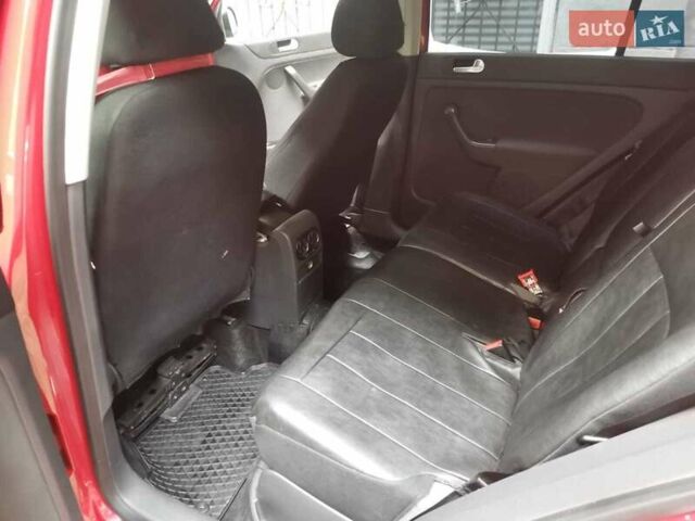 Красный Фольксваген Гольф, объемом двигателя 1.6 л и пробегом 336 тыс. км за 6200 $, фото 11 на Automoto.ua