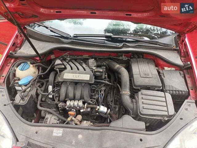 Красный Фольксваген Гольф, объемом двигателя 1.6 л и пробегом 250 тыс. км за 6700 $, фото 17 на Automoto.ua