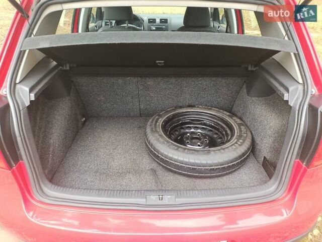 Красный Фольксваген Гольф, объемом двигателя 1.6 л и пробегом 250 тыс. км за 6700 $, фото 7 на Automoto.ua