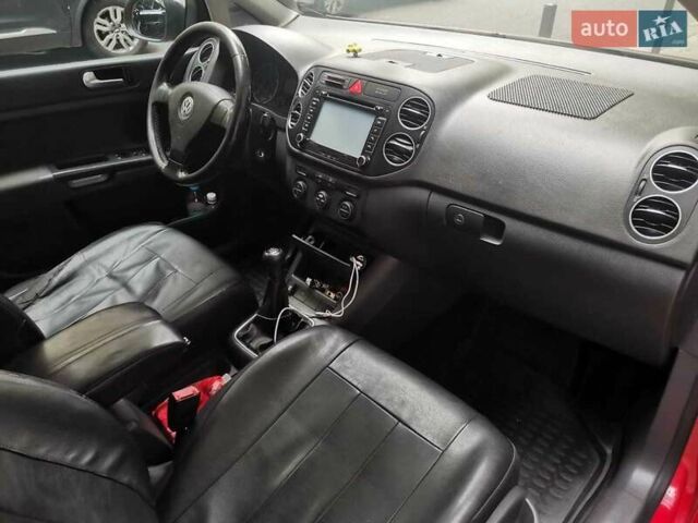 Красный Фольксваген Гольф, объемом двигателя 1.6 л и пробегом 336 тыс. км за 6200 $, фото 14 на Automoto.ua