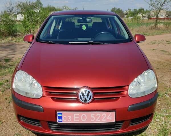 Красный Фольксваген Гольф, объемом двигателя 1.6 л и пробегом 186 тыс. км за 5700 $, фото 1 на Automoto.ua