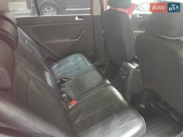 Красный Фольксваген Гольф, объемом двигателя 1.6 л и пробегом 336 тыс. км за 6200 $, фото 12 на Automoto.ua