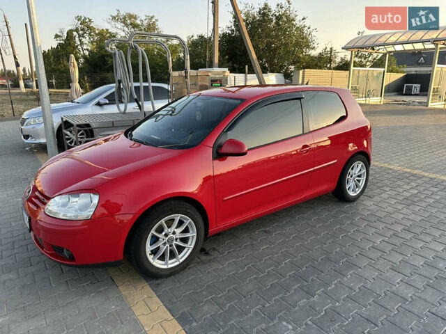 Фольксваген Гольф 2006 в Кропивницком (Кировограде) на Automoto.ua Красный Фольксваген Гольф, объемом двигателя 1.6 л и пробегом 242 тыс. км за 5900 $, фото 13 на Automoto.ua